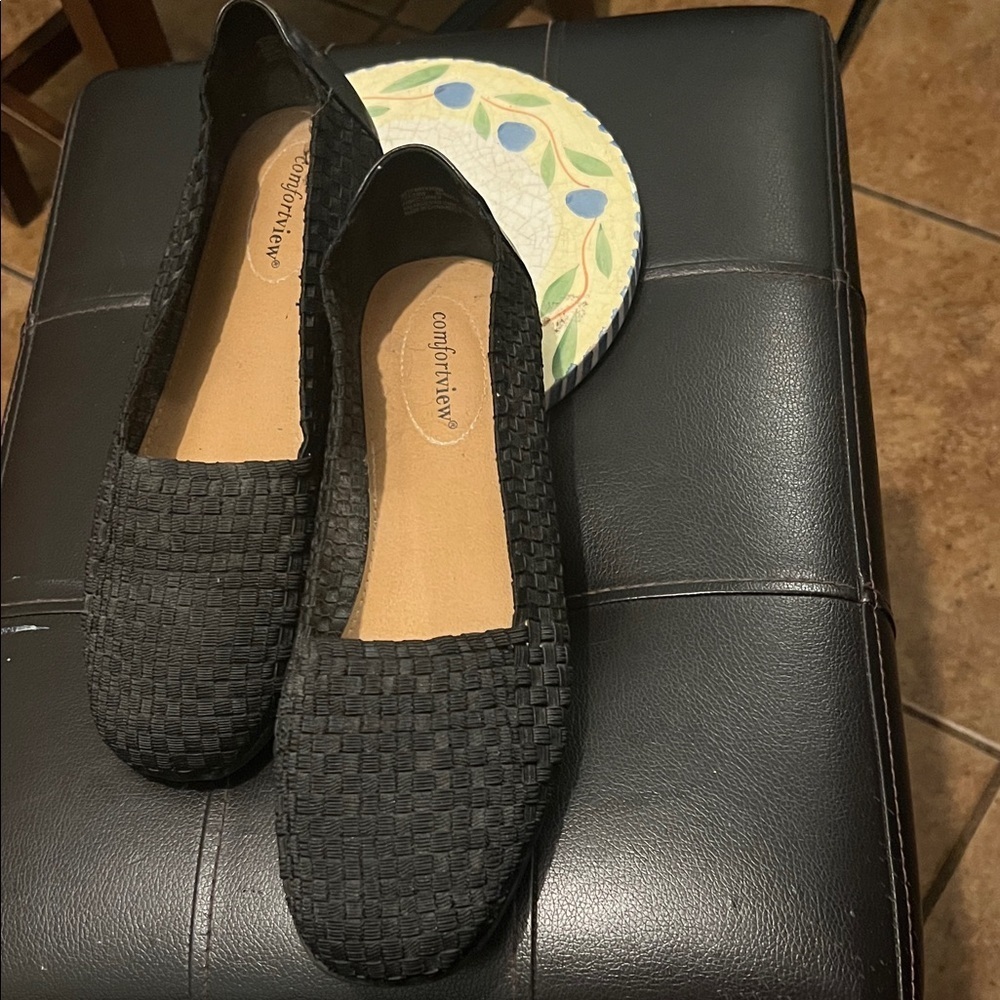 Comfortview Women's Black Textured Loafers - Picture 4 of 4